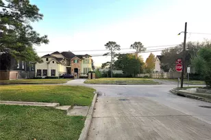 851 Jaquet Dr, Bellaire, TX 77401 - Photo 3