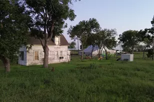 379 Co Rd 456, El Campo, TX 77437 - Photo 5