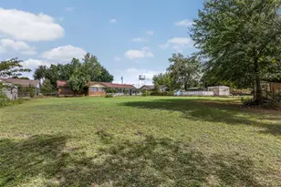 308 Hospital Dr, Buffalo, TX 75831 - Photo 21