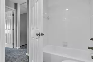 9519 Pagewood Ln, Houston, TX 77063 - Photo 17