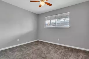 9519 Pagewood Ln, Houston, TX 77063 - Photo 13