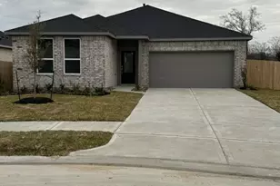 423 Robin St, Angleton, TX 77515 - Photo 1