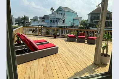 107 Bamaku Bend, Tiki Island, TX 77554 - Photo 15