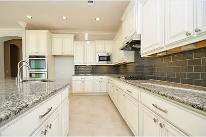 4802 Fairford, Sugar Land, TX 77479 - Photo 9