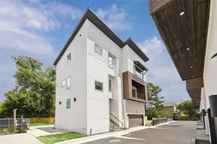 1032 W 17th St, Houston, TX 77008 - Photo 1