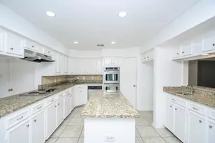 7822 Albin Ln, Houston, TX 77071 - Photo 7