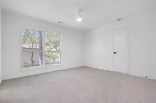 2 Crescent Falls Ct, The Woodlands, TX 77381 - Photo 23