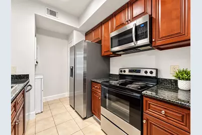 9707 Richmond Avenue #11, Houston, TX 77042 - Photo 15