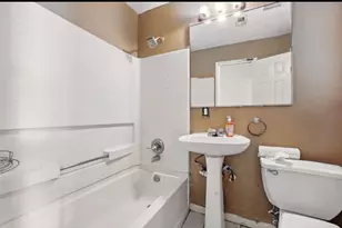 1911 Thonig Rd, Houston, TX 77055 - Photo 9