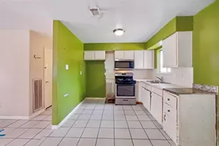 1911 Thonig Rd, Houston, TX 77055 - Photo 17