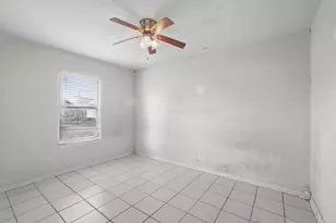1911 Thonig Rd, Houston, TX 77055 - Photo 11