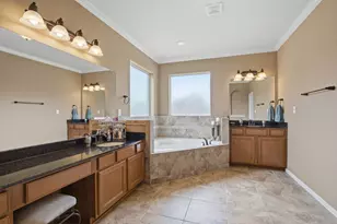 10458 Waterstone Estates Court, Tomball, TX 77375 - Photo 21