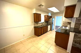 18 Brookflower Rd, The Woodlands, TX 77380 - Photo 5