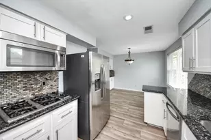 5954 Beaudry Dr, Houston, TX 77035 - Photo 15