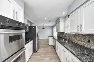 5954 Beaudry Dr, Houston, TX 77035 - Photo 13