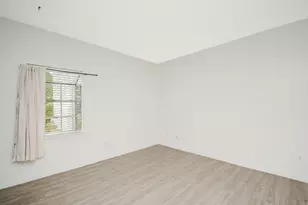 9809 Richmond Ave, Houston, TX 77042 - Photo 15