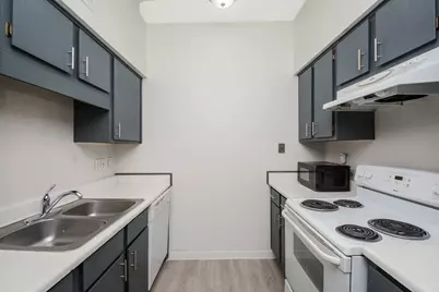 9809 Richmond Avenue #H10, Houston, TX 77042 - Photo 5
