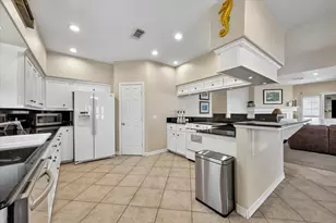 506 Westerly Dr, Tiki Island, TX 77554 - Photo 9