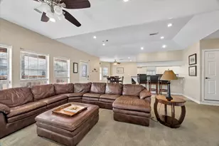 506 Westerly Dr, Tiki Island, TX 77554 - Photo 5