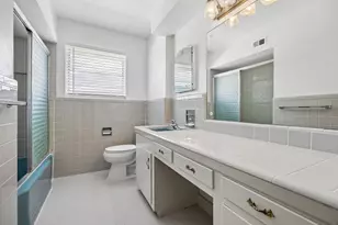 4126 Martinshire Dr, Houston, TX 77025 - Photo 11