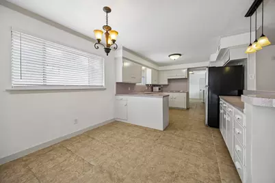 4126 Martinshire Drive, Houston, TX 77025 - Photo 7