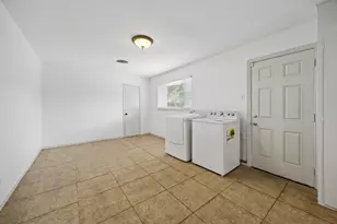 4126 Martinshire Dr, Houston, TX 77025 - Photo 15