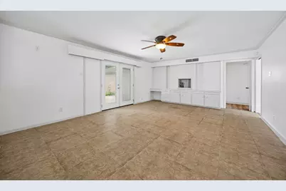 4126 Martinshire Drive, Houston, TX 77025 - Photo 9