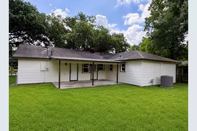 5831 Chinaberry Drive, Houston, TX 77092 - Photo 9