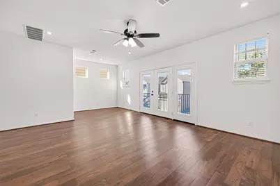 10949 Cannes Memorial Drive, Houston, TX 77043 - Photo 9