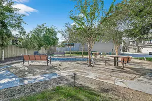 10949 Cannes Memorial Dr, Houston, TX 77043 - Photo 33