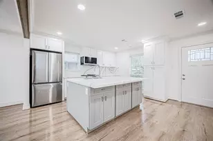 1739 Nocturne Ln, Houston, TX 77043 - Photo 1