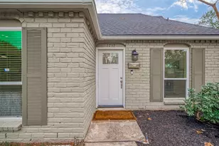 1739 Nocturne Ln, Houston, TX 77043 - Photo 5