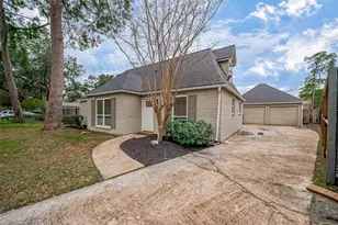 1739 Nocturne Ln, Houston, TX 77043 - Photo 3