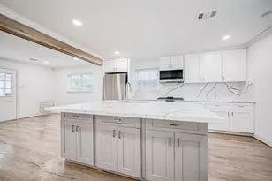 1739 Nocturne Ln, Houston, TX 77043 - Photo 11