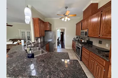 308 Williamsburg Avenue, Clute, TX 77531 - Photo 11