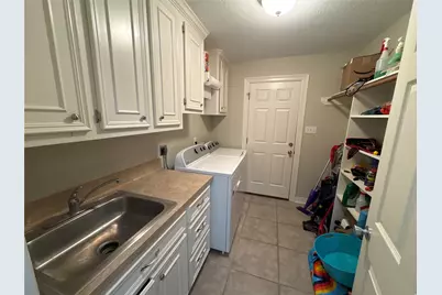 308 Williamsburg Avenue, Clute, TX 77531 - Photo 19