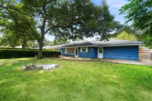 9015 Bintliff Dr, Houston, TX 77074 - Photo 15