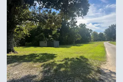 137 County Road 2090, Liberty, TX 77575 - Photo 23