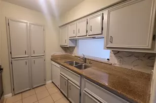 215 Postoffice, Galveston, TX 77550 - Photo 15