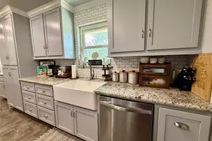 809 E Hamilton St, West Columbia, TX 77486 - Photo 5