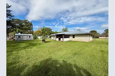 809 E Hamilton Street, West Columbia, TX 77486 - Photo 31