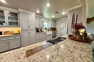 809 E Hamilton St, West Columbia, TX 77486 - Photo 11