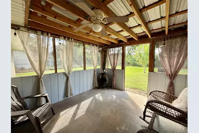 809 E Hamilton Street, West Columbia, TX 77486 - Photo 27