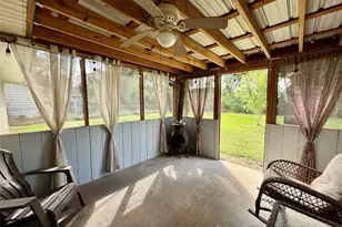 809 E Hamilton St, West Columbia, TX 77486 - Photo 27
