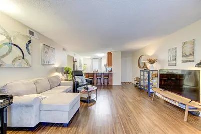 1901 S Voss Road #4, Houston, TX 77057 - Photo 3