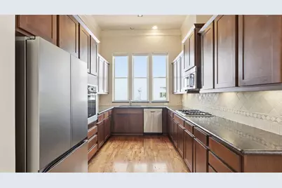 704 Paige Street, Houston, TX 77003 - Photo 9