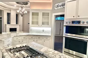 211 Wedgewood Dr, Montgomery, TX 77356 - Photo 9