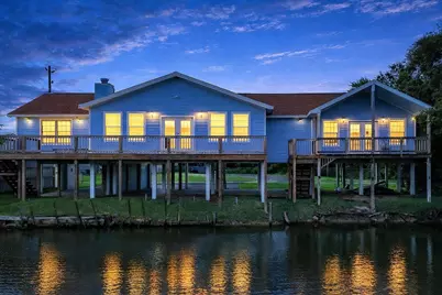 1615 Railroad Avenue, San Leon, TX 77539 - Photo 1