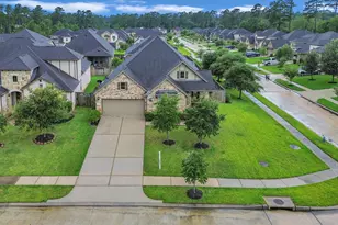 561 Rolling Brook Ln, Pinehurst, TX 77362 - Photo 1