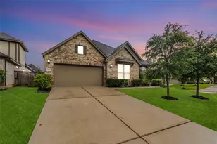 561 Rolling Brook Ln, Pinehurst, TX 77362 - Photo 3